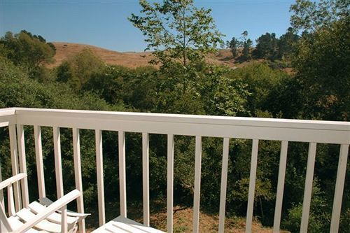 Creekside Downtown Cambria