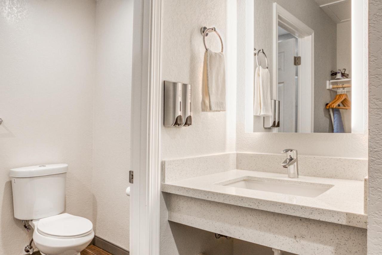 Inn Creekside Downtown 3*