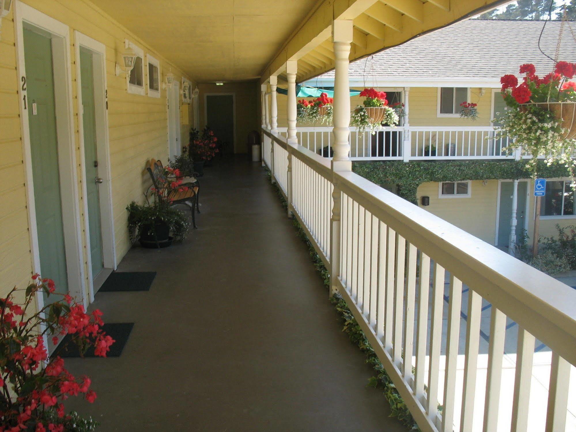 Creekside Downtown Inn Cambria